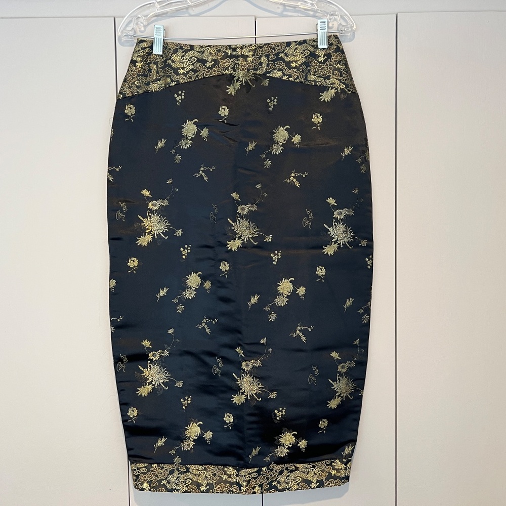 Vintage JADE EAST WEST Asian Black Embroidered Gold Satin Brocade Pencil Skirt M